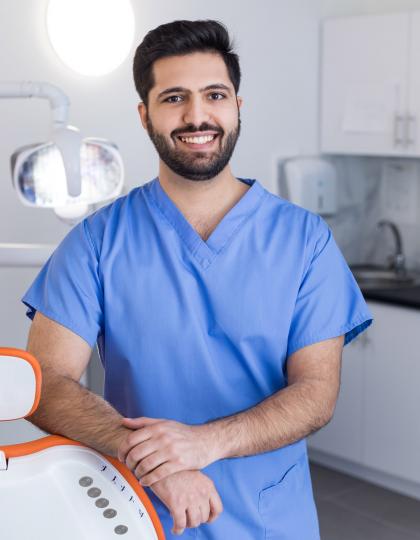 Dr. Rastgoo Parsa - Dentist Dr. Rastgoo Parsa - Dentist