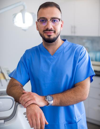 Dr. Omar Momani - Haifa Dent1-Fogorvos