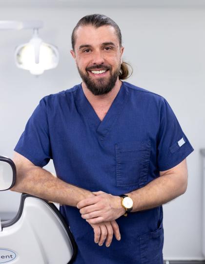 Dr. Hetyei Ádám - Dentist