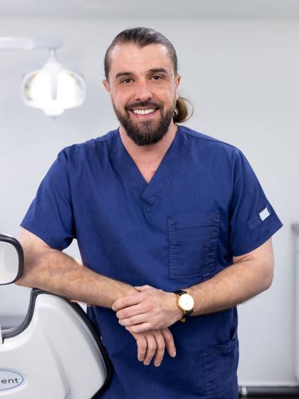 Dr. Hetyei Ádám - Fogorvos